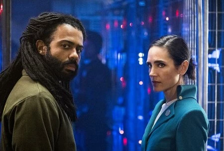 Кадры из сериала «Сквозь снег»