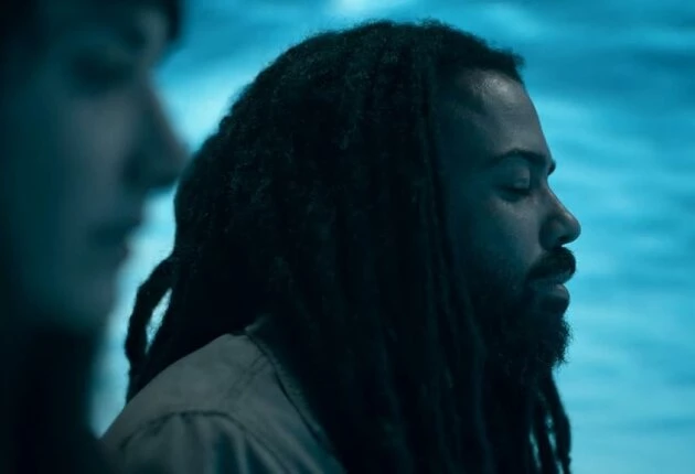 Кадры из сериала «Сквозь снег» 1 сезон