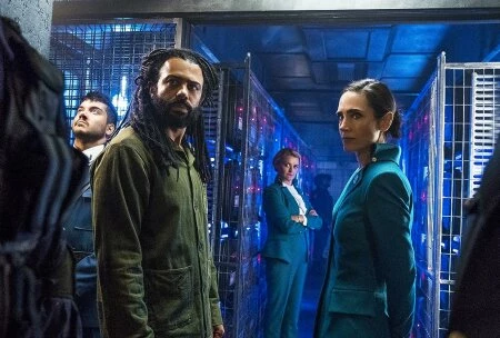 Кадры из сериала «Сквозь снег»