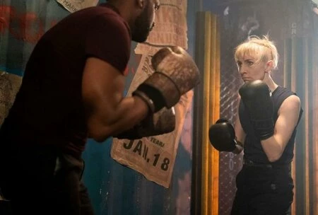 Кадры из сериала «Сквозь снег»